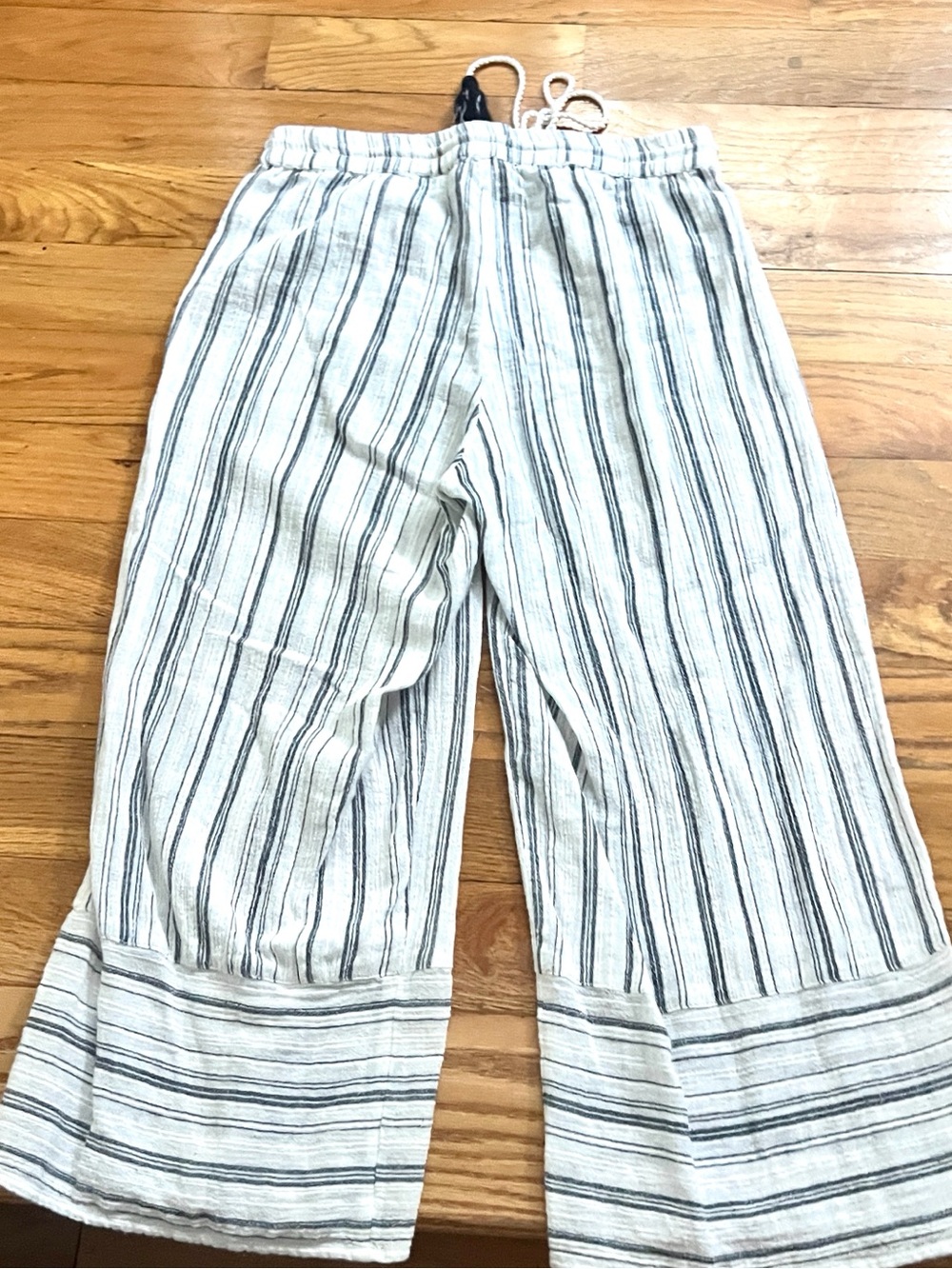 Sundance l,Striped Gauze Wide Leg Crop Pants Drawstring White Blue,EUC, Size S - Picture 6 of 10